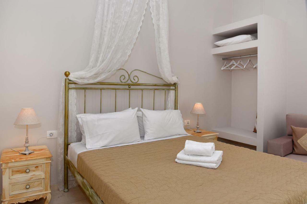 Oisyra Hotel Ermoupoli Ngoại thất bức ảnh