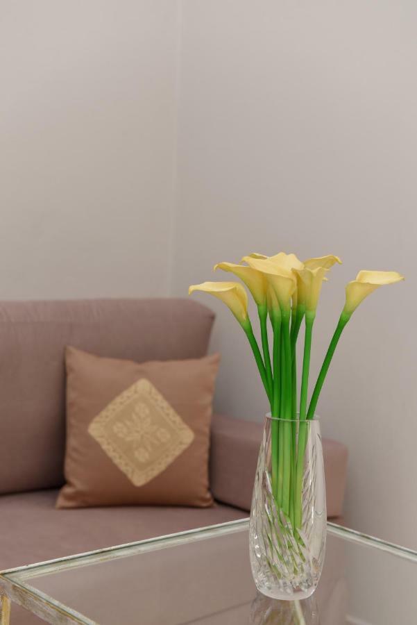 Oisyra Hotel Ermoupoli Ngoại thất bức ảnh